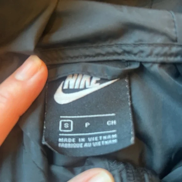 Boys Nike Rain Jacket - Picture 3 of 5